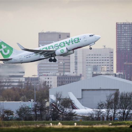 Transavia sluit onderzoek naar vlucht waarbij acht mensen onwel werden: 'oorzaak niet gevonden'